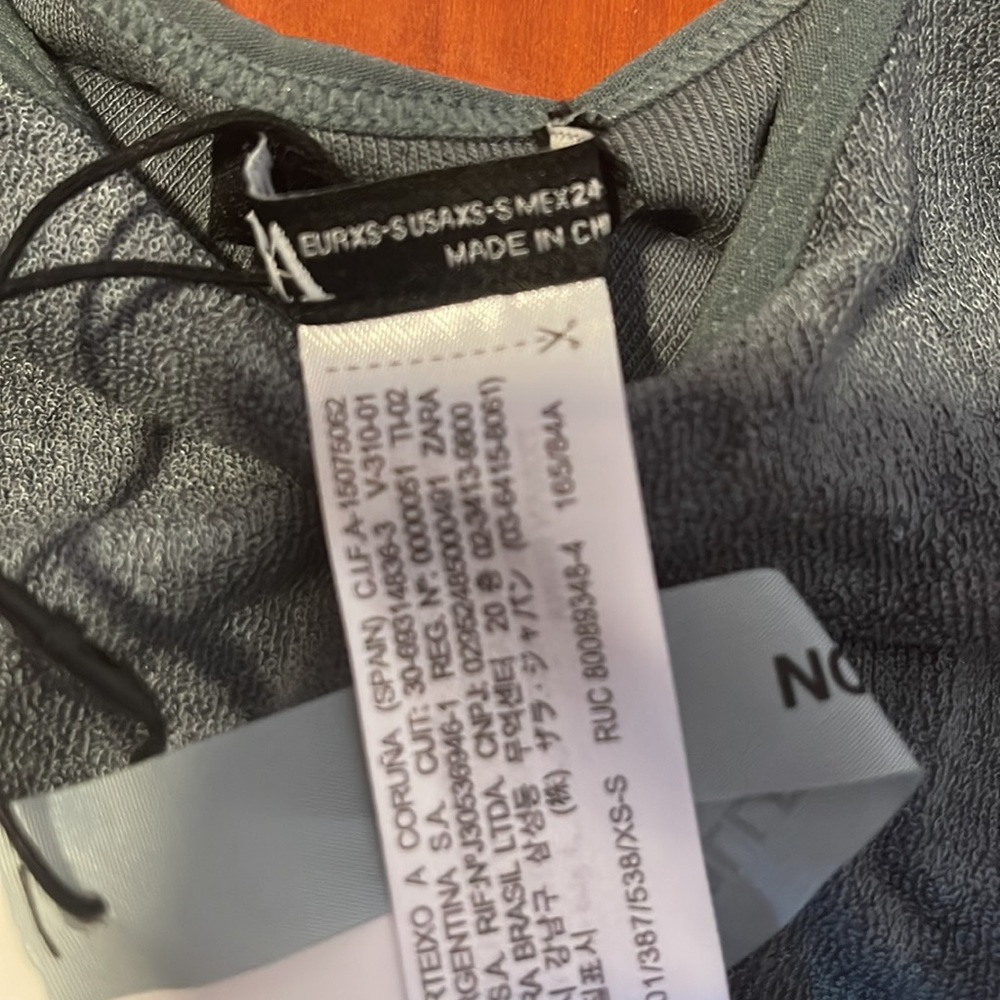 SEAMLESS CUTOUT ROMPER - Picture 5 of 5